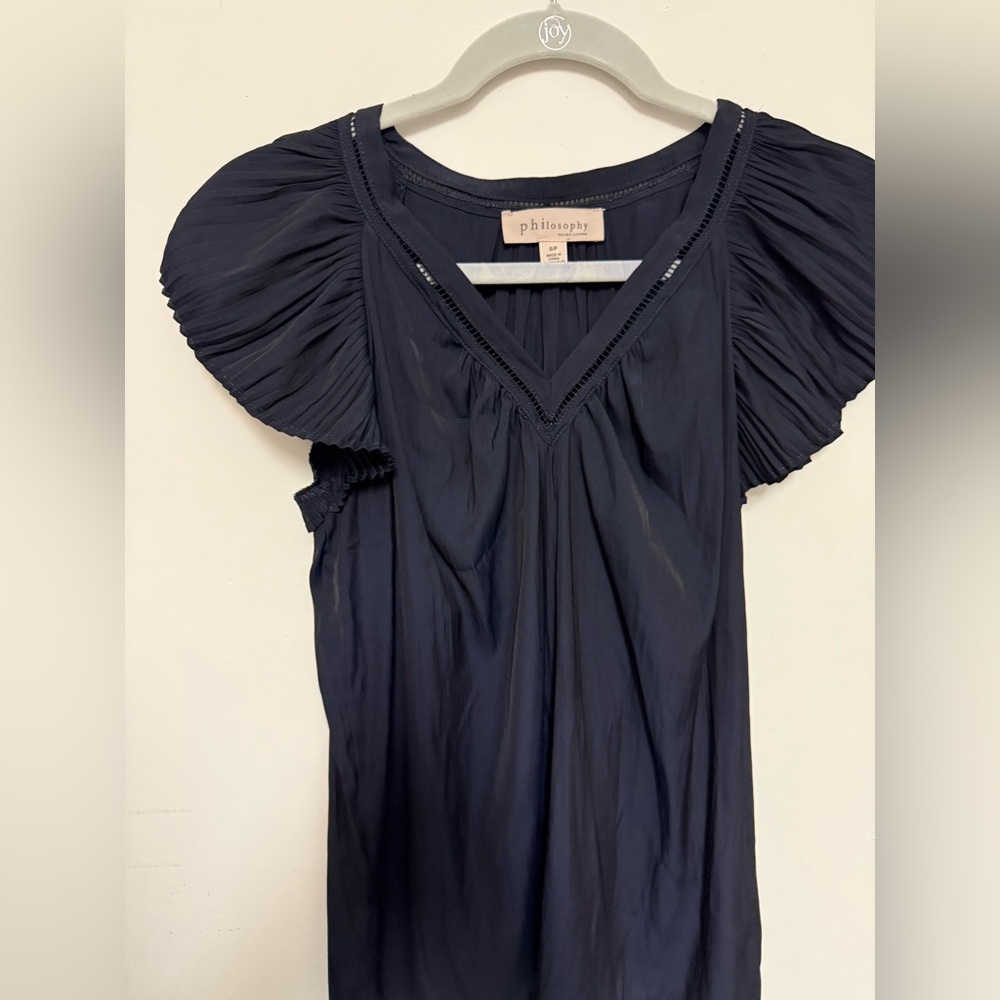 Philosophy V-Neck blouse, short sleeve. Beautiful dark Navy blue